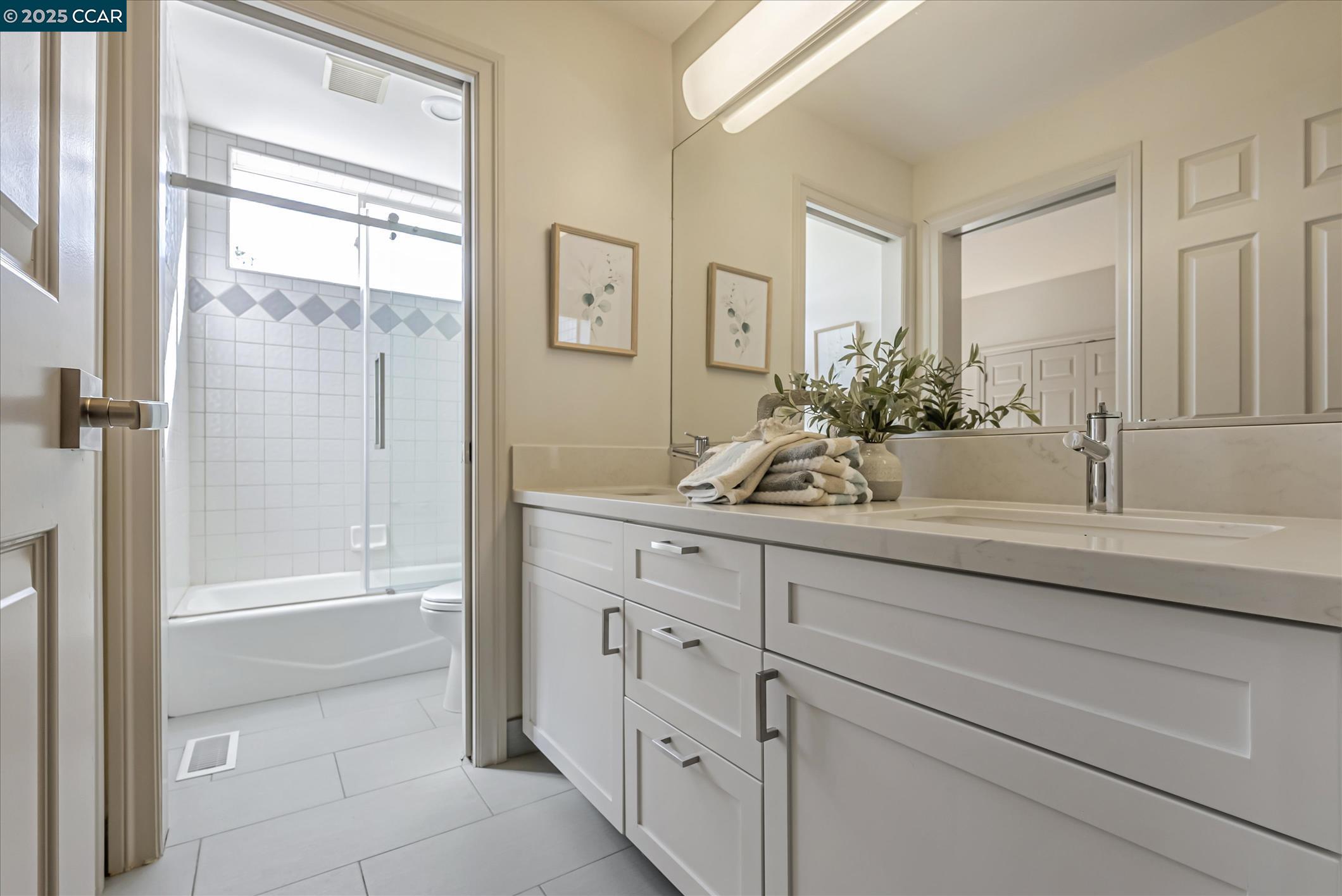Orinda, California, 94563, United States, 4 Bedrooms Bedrooms, ,3 BathroomsBathrooms,Residential,For Sale,1942237