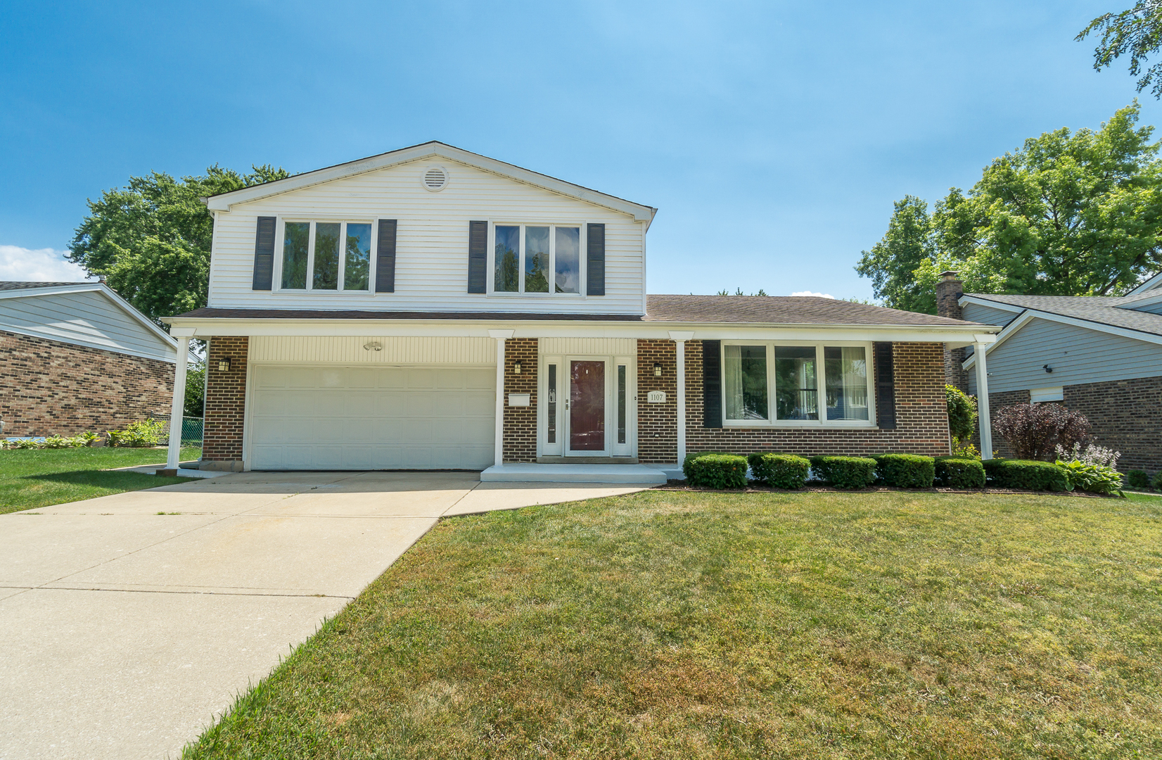 Arlington Heights, Illinois, 60005, United States, 5 Bedrooms Bedrooms, ,3 BathroomsBathrooms,Residential,For Sale,1921058