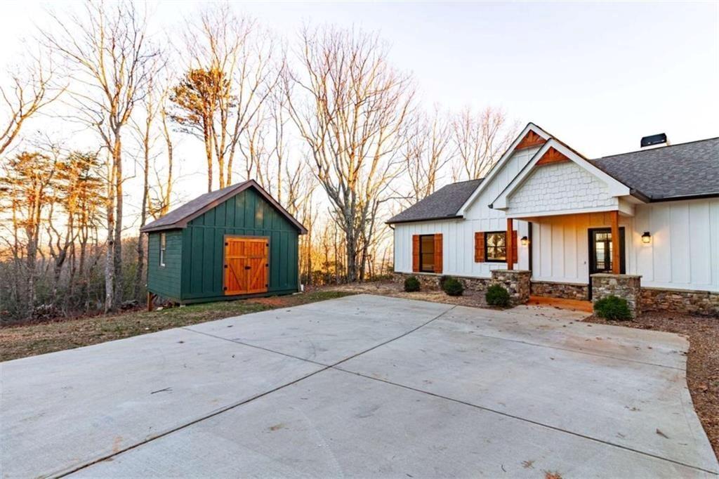 Cleveland, Georgia, 30528, United States, 3 Bedrooms Bedrooms, ,2 BathroomsBathrooms,Residential,For Sale,1928756