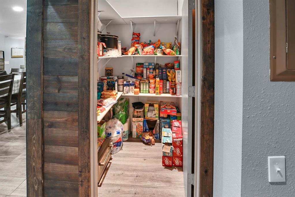 Columbia Falls, Montana, 59912, United States, 7 Bedrooms Bedrooms, ,2 BathroomsBathrooms,Residential,For Sale,1990809