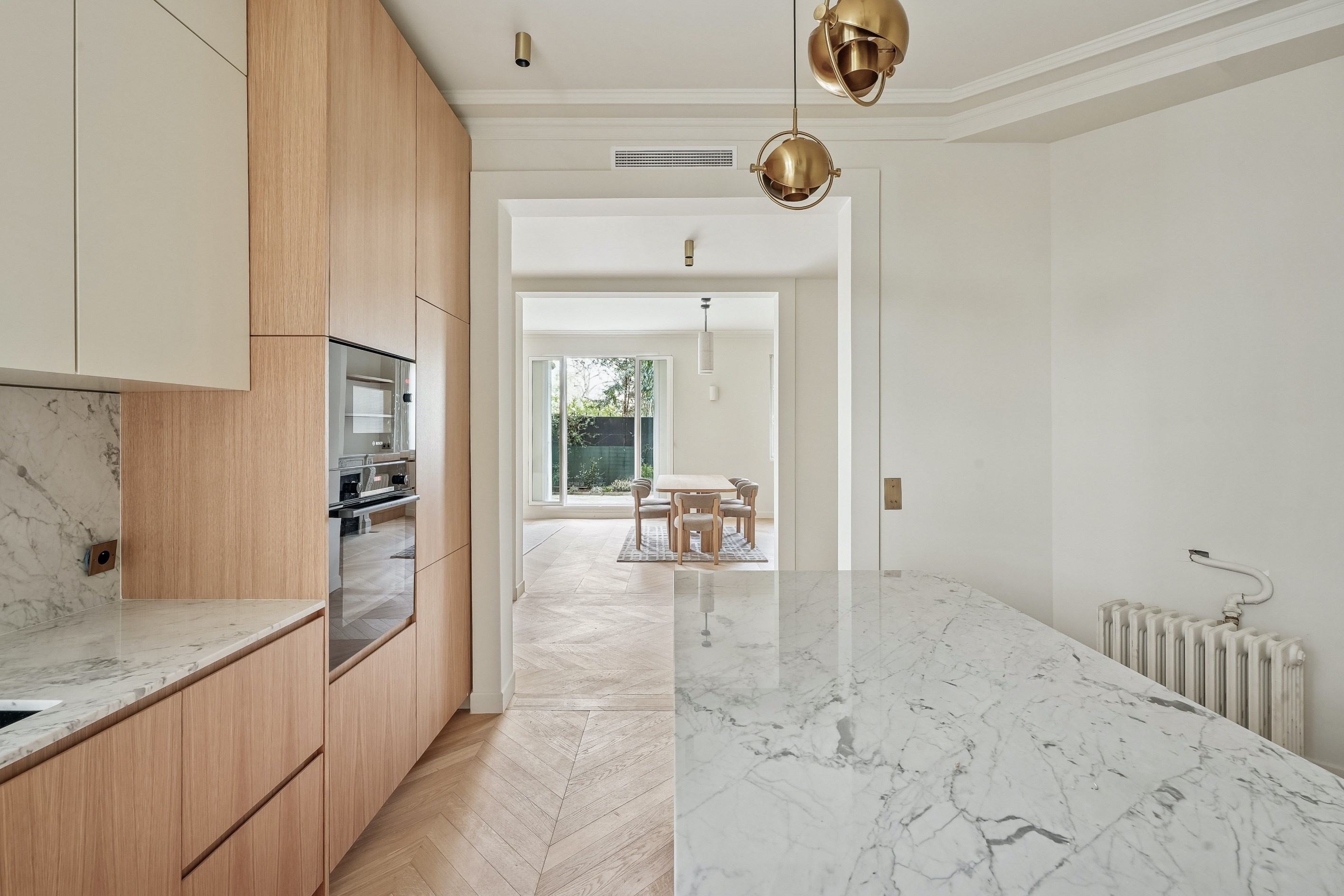  Off-Market – Exceptional Garden-Level Apartment Facing the Eiffel Tower - 物件實景