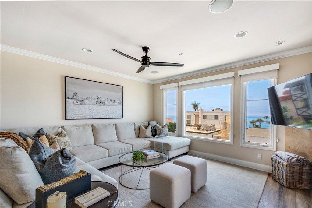 San Clemente, California, 92672, United States, 2 Bedrooms Bedrooms, ,3 BathroomsBathrooms,Residential,For Sale,1927203