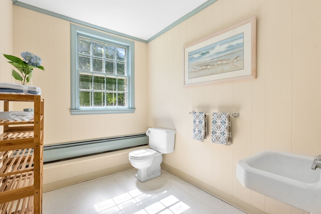 Weston, Massachusetts, 02493, United States, 4 Bedrooms Bedrooms, ,3 BathroomsBathrooms,Residential,For Sale,1838701