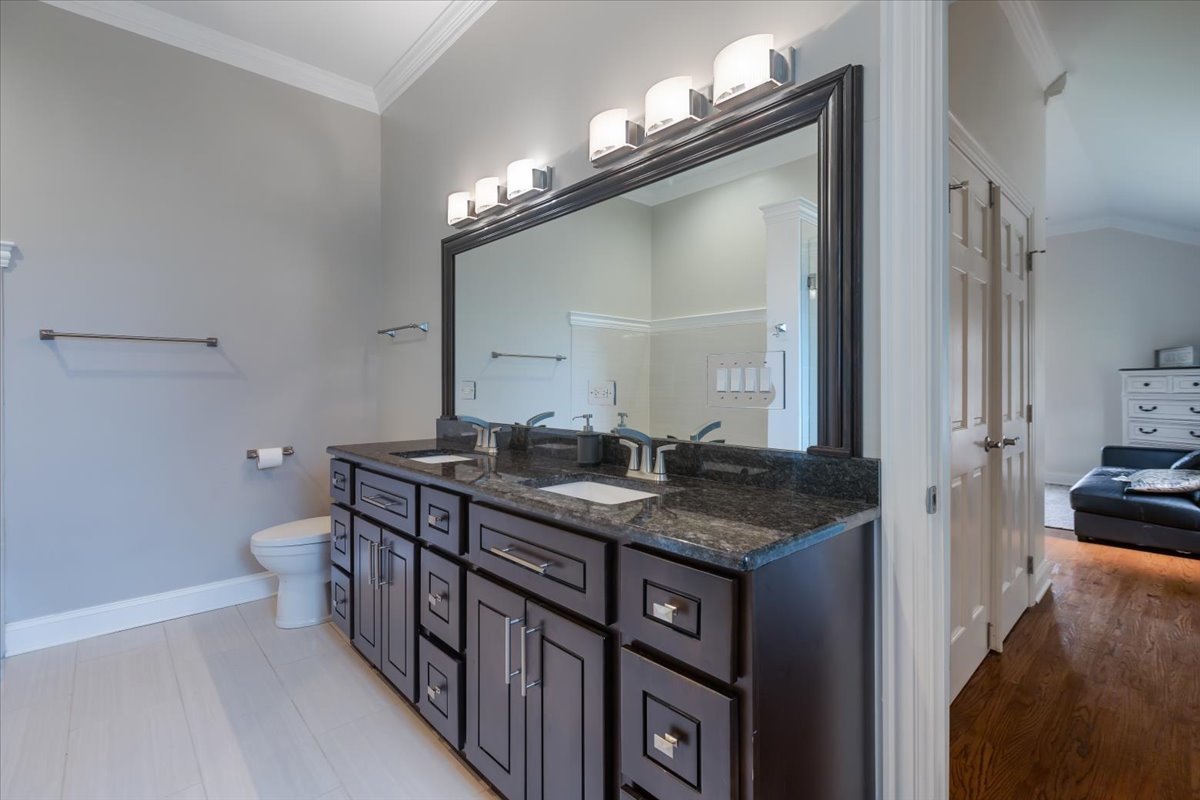 Lombard, Illinois, 60148, United States, 4 Bedrooms Bedrooms, ,4 BathroomsBathrooms,Residential,For Sale,1900568