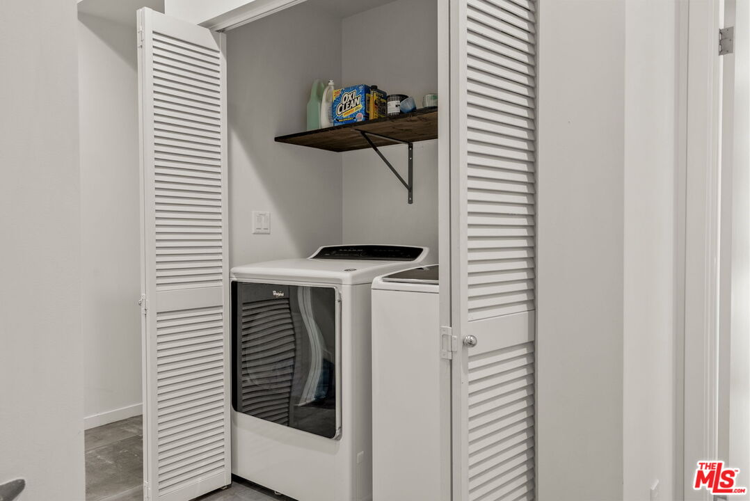 Los Angeles, California, 90026, United States, 3 Bedrooms Bedrooms, ,4 BathroomsBathrooms,Residential,For Sale,1994588