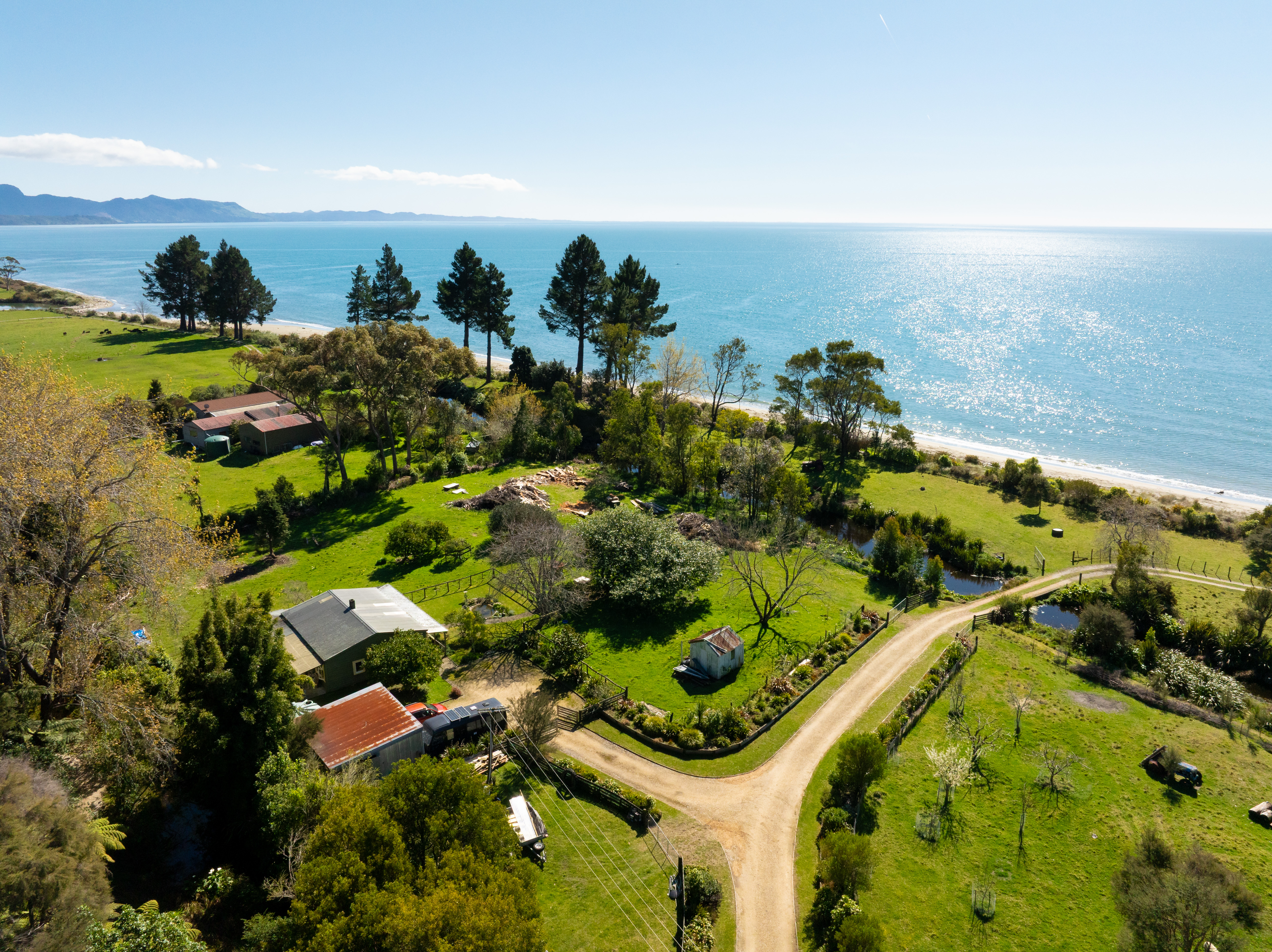  335 Patons Rock Road, Golden Bay - 物件實景