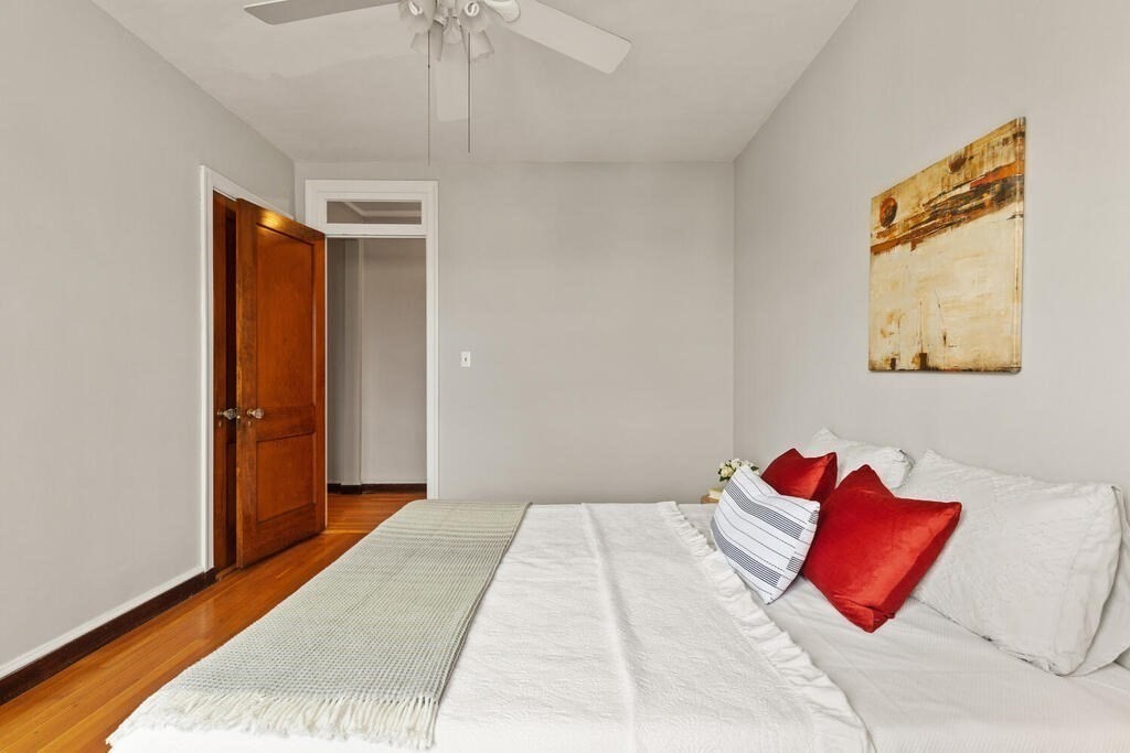 Cambridge, Massachusetts, 02140, United States, 2 Bedrooms Bedrooms, ,1 BathroomBathrooms,Residential,For Sale,1942143