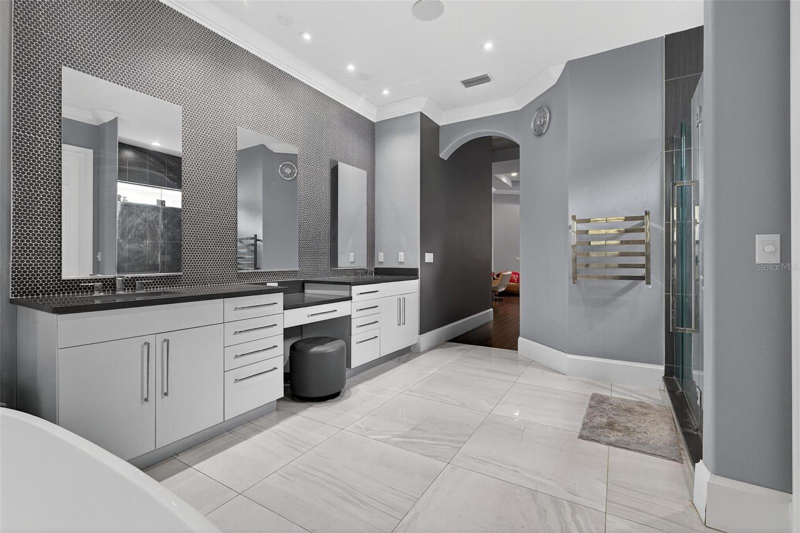 WINDERMERE, Florida, 34786, United States, 5 Bedrooms Bedrooms, ,5 BathroomsBathrooms,Residential,For Sale,1976046