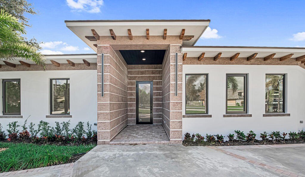 Palm Springs, Florida, 33461, United States, 4 Bedrooms Bedrooms, ,5 BathroomsBathrooms,Residential,For Sale,1835597