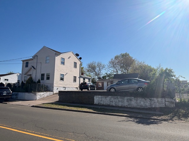West Haven, Connecticut, 06516, United States, 5 Bedrooms Bedrooms, ,4 BathroomsBathrooms,Residential,For Sale,2048244