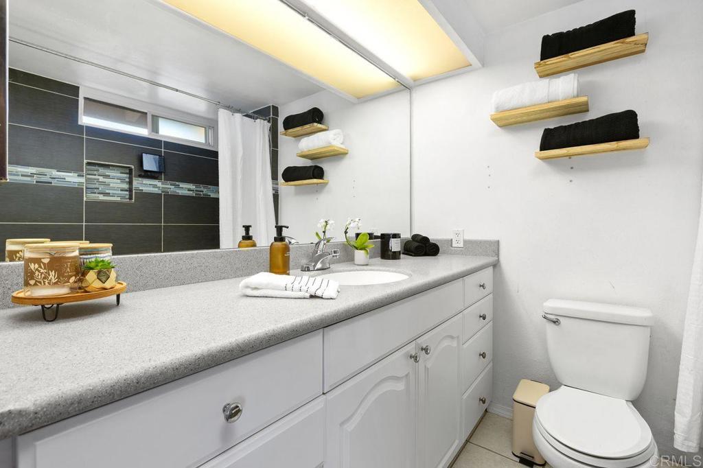 Vista, California, 92084, United States, 2 Bedrooms Bedrooms, ,3 BathroomsBathrooms,Residential,For Sale,1987849