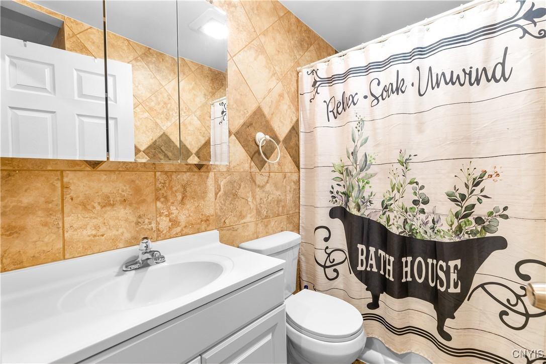 Deerfield, New York, 13502, United States, 6 Bedrooms Bedrooms, ,4 BathroomsBathrooms,Residential,For Sale,1971658