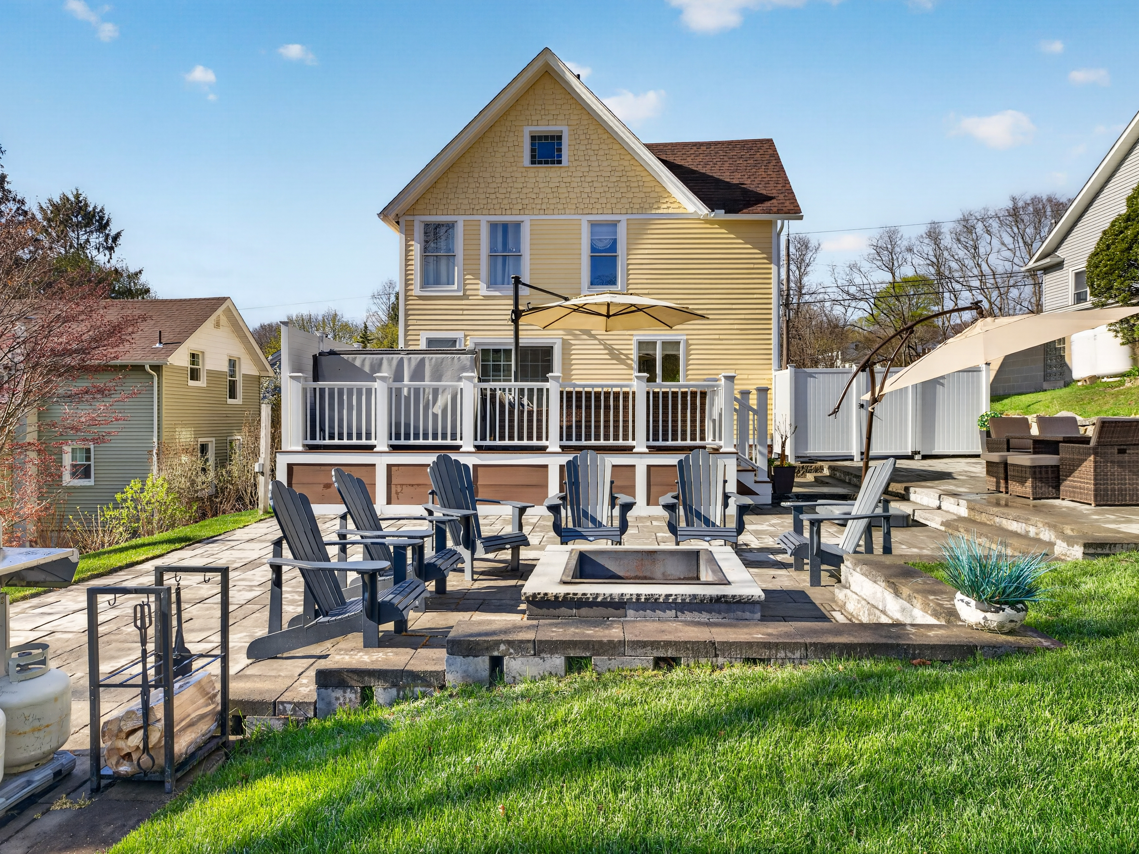  Refined Character & Private Outdoor Retreat in Heart of Mystic - 物件實景