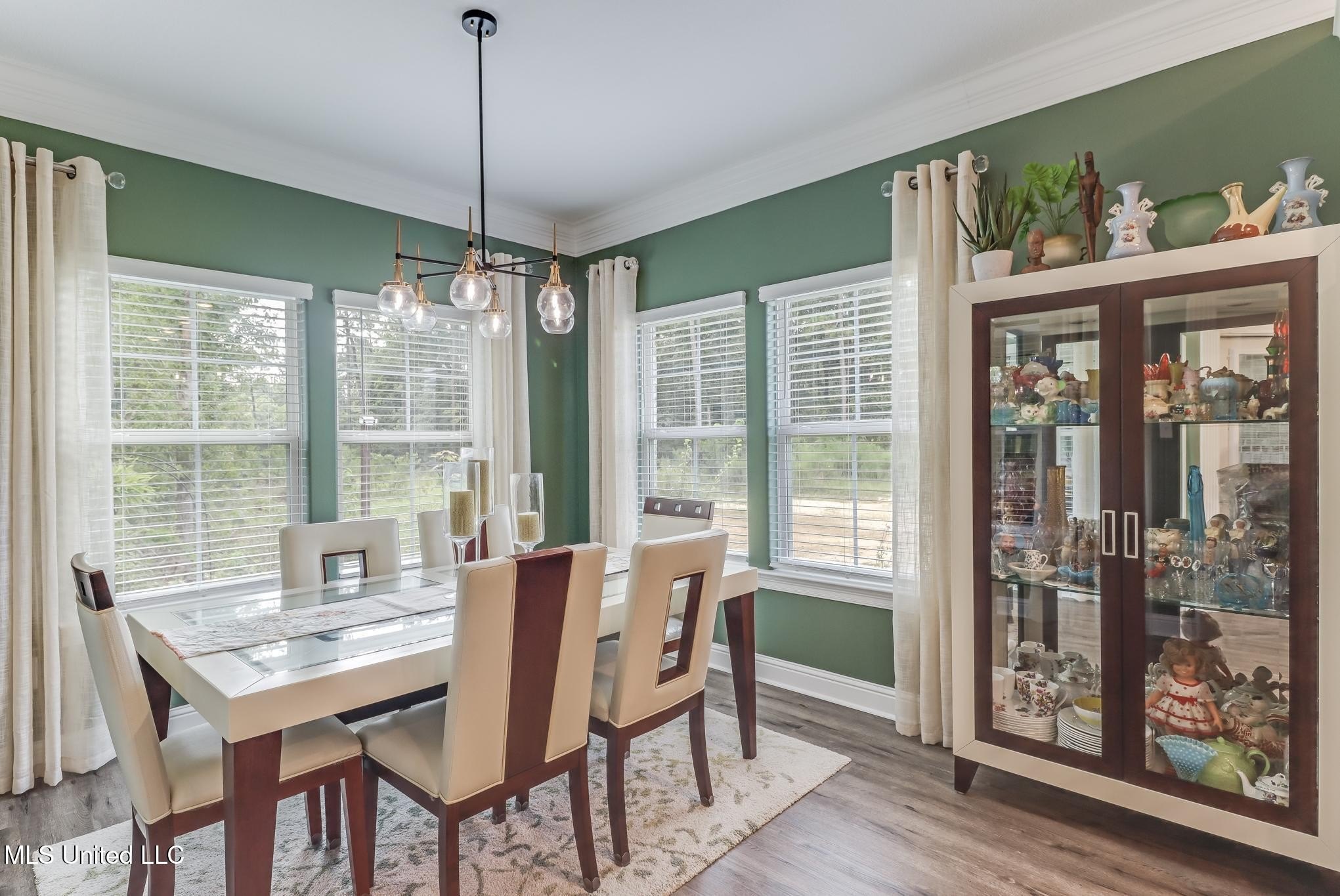 Gulfport, Mississippi, 39503, United States, 5 Bedrooms Bedrooms, ,3 BathroomsBathrooms,Residential,For Sale,2005321