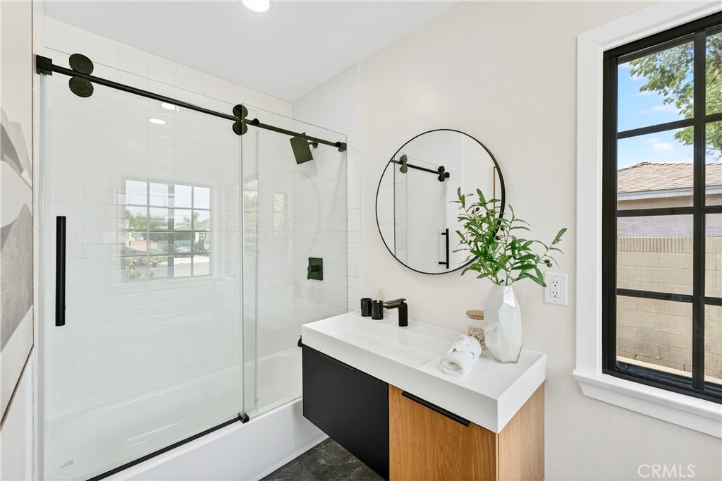 Anaheim, California, 92805, United States, 3 Bedrooms Bedrooms, ,3 BathroomsBathrooms,Residential,For Sale,1927915