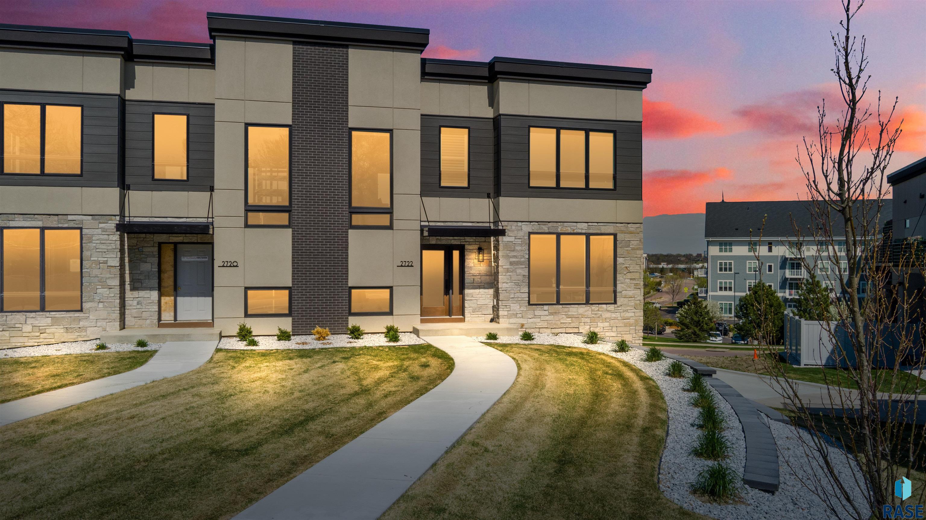 Sioux Falls, South Dakota, 57106, United States, ,Residential,For Sale,1986219