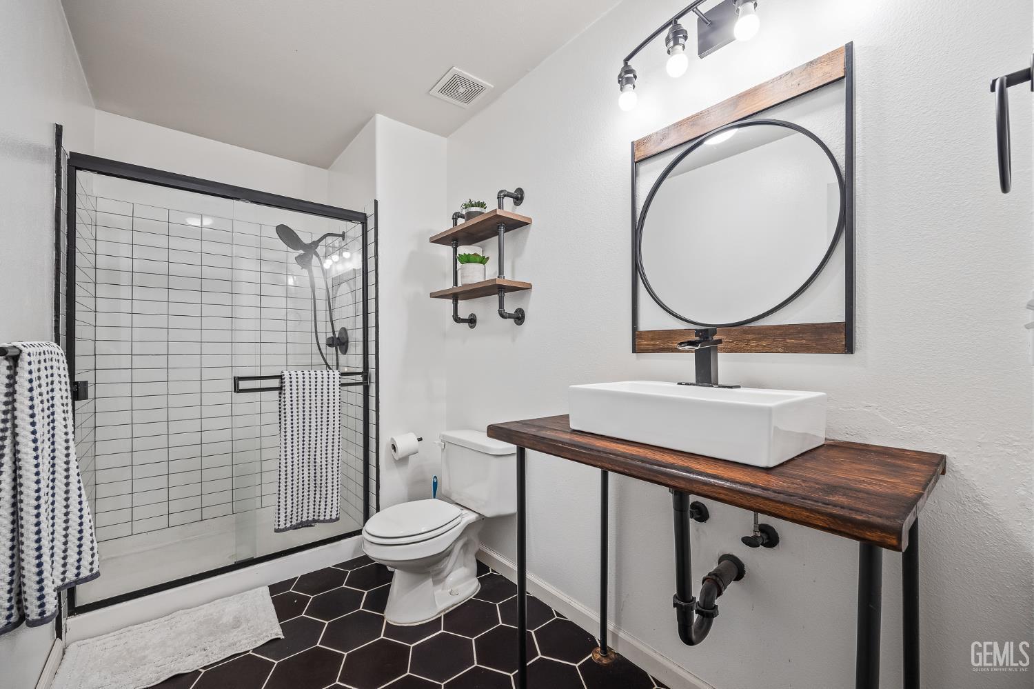 Hanford, California, 93230, United States, 4 Bedrooms Bedrooms, ,2 BathroomsBathrooms,Residential,For Sale,1985699