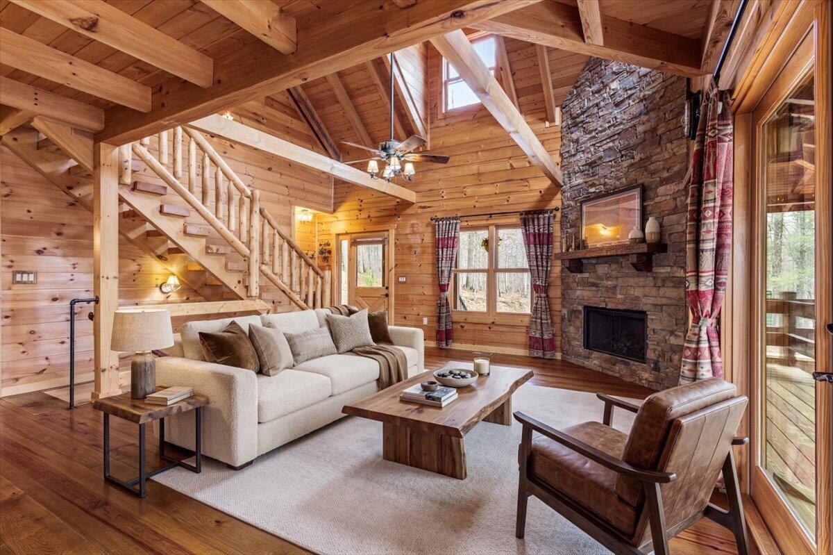Tellico Plains, Tennessee, 37385, United States, 3 Bedrooms Bedrooms, ,3 BathroomsBathrooms,Residential,For Sale,2034978