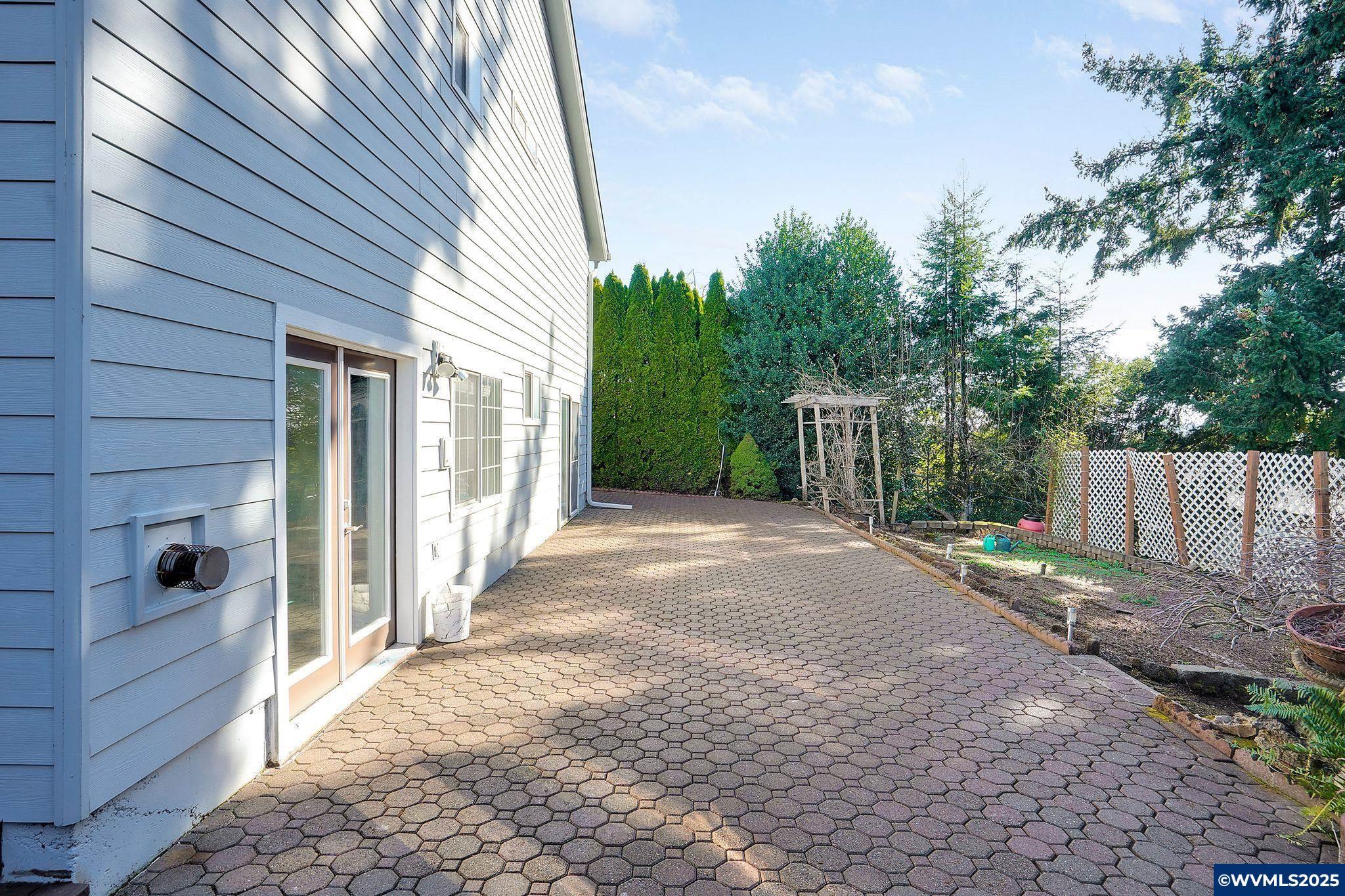 Salem, Oregon, 97302, United States, 5 Bedrooms Bedrooms, ,4 BathroomsBathrooms,Residential,For Sale,1728980