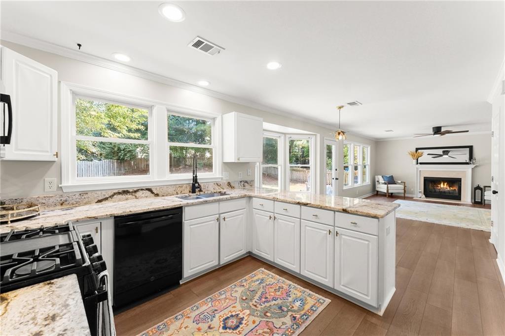 Peachtree Corners, Georgia, 30092, United States, 3 Bedrooms Bedrooms, ,3 BathroomsBathrooms,Residential,For Sale,1950975