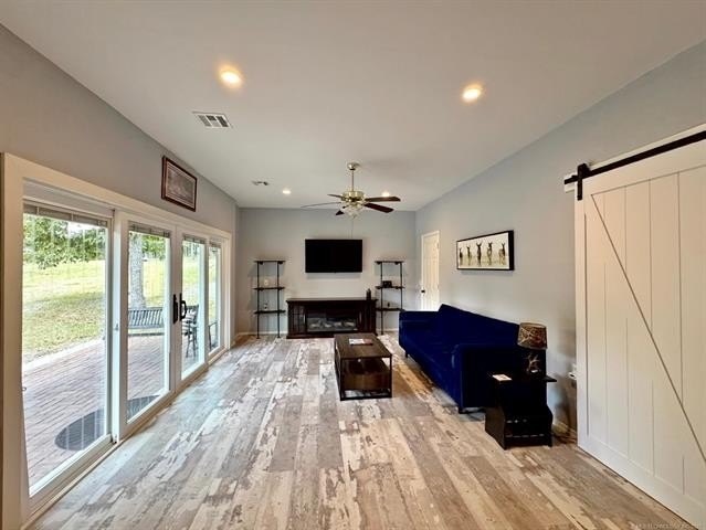 Hulbert, Oklahoma, 74441, United States, 3 Bedrooms Bedrooms, ,2 BathroomsBathrooms,Residential,For Sale,1976357