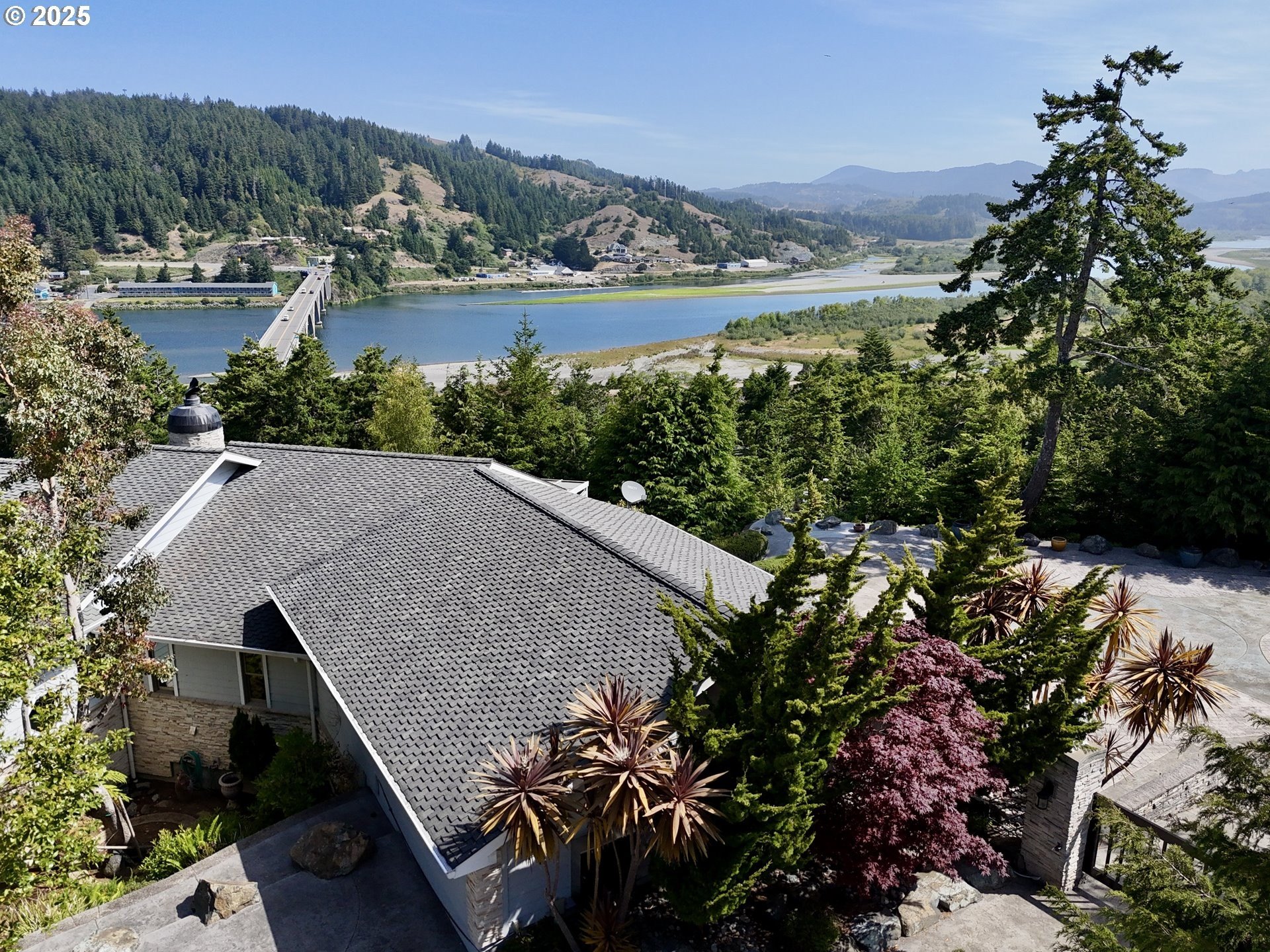 Gold Beach, Oregon, 97444, United States, 3 Bedrooms Bedrooms, ,5 BathroomsBathrooms,Residential,For Sale,1974377