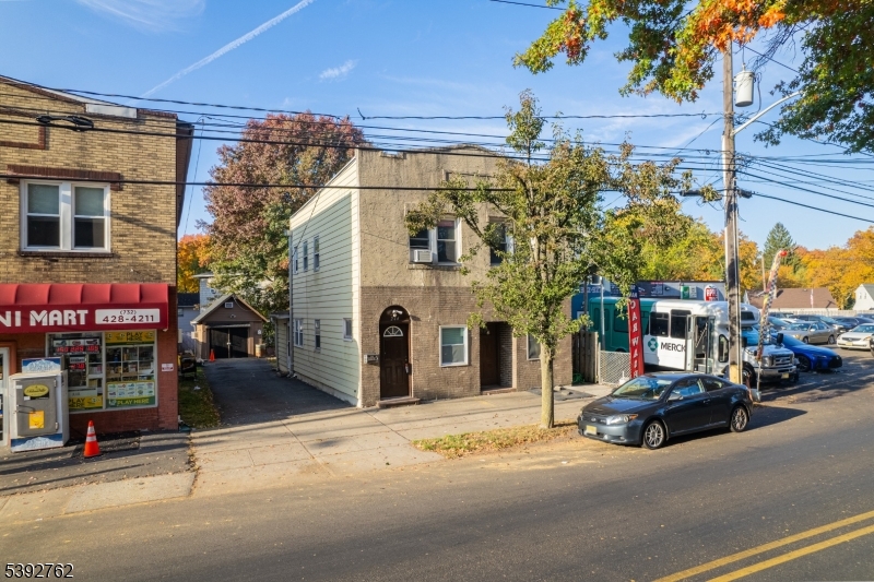 Rahway City, New Jersey, 07065, United States, 5 Bedrooms Bedrooms, ,2 BathroomsBathrooms,Residential,For Sale,1968734