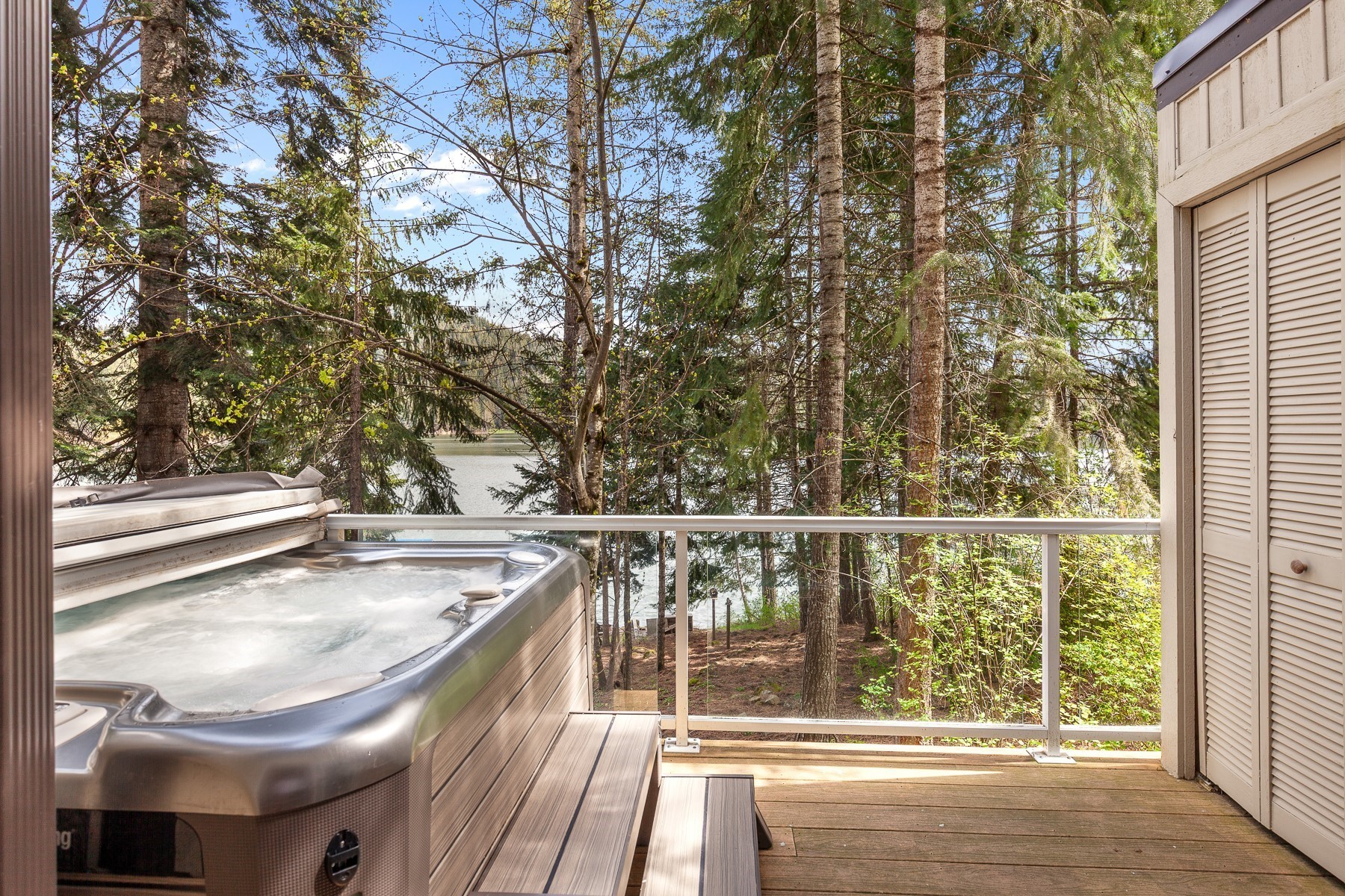  Hayden Lake Year Round Waterfront Living - 物件實景