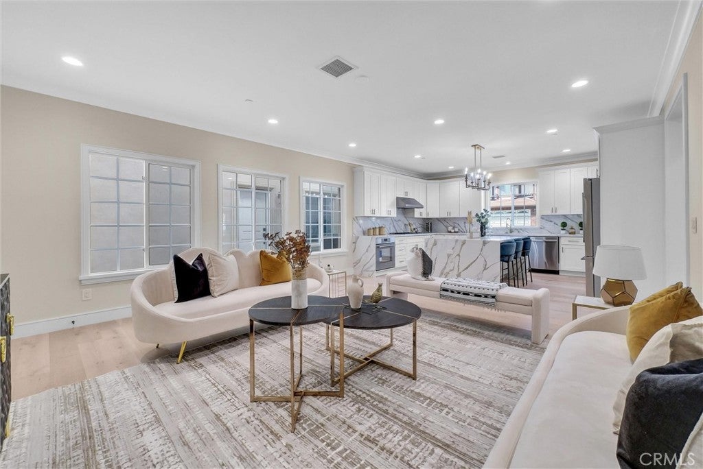 San Gabriel, California, 91775, United States, 7 Bedrooms Bedrooms, ,6 BathroomsBathrooms,Residential,For Sale,1804078