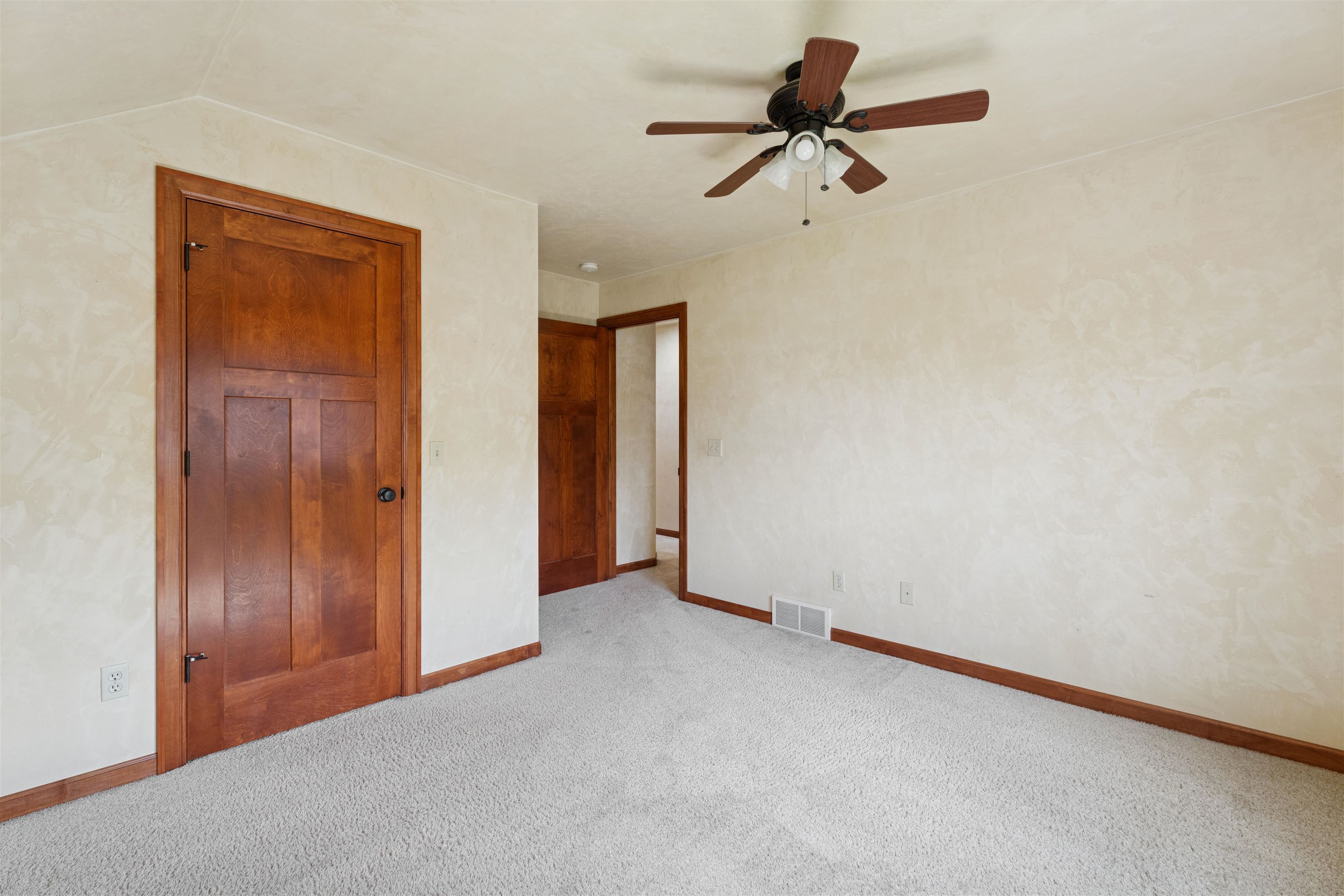 APPLETON, Wisconsin, 54913, United States, 4 Bedrooms Bedrooms, ,4 BathroomsBathrooms,Residential,For Sale,1942240