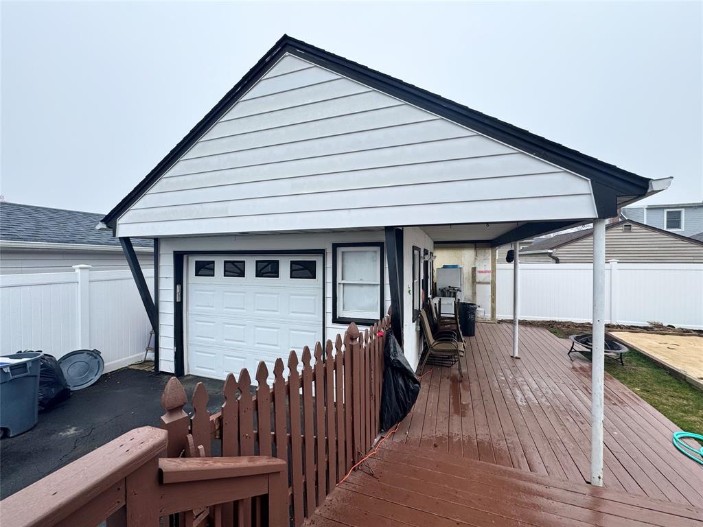 Copiague, New York, 11726, United States, 4 Bedrooms Bedrooms, ,3 BathroomsBathrooms,Residential,For Sale,1779560