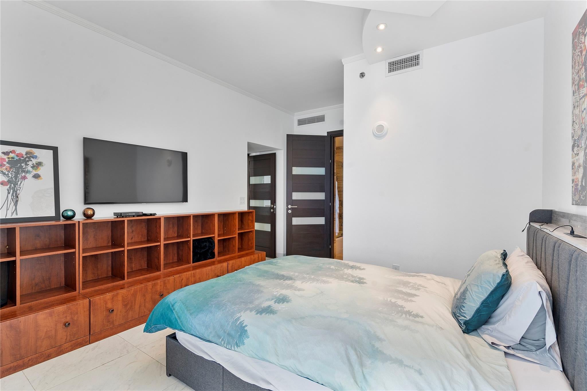 Sunny Isles Beach, Florida, 33160, United States, 3 Bedrooms Bedrooms, ,4 BathroomsBathrooms,Residential,For Sale,1824063
