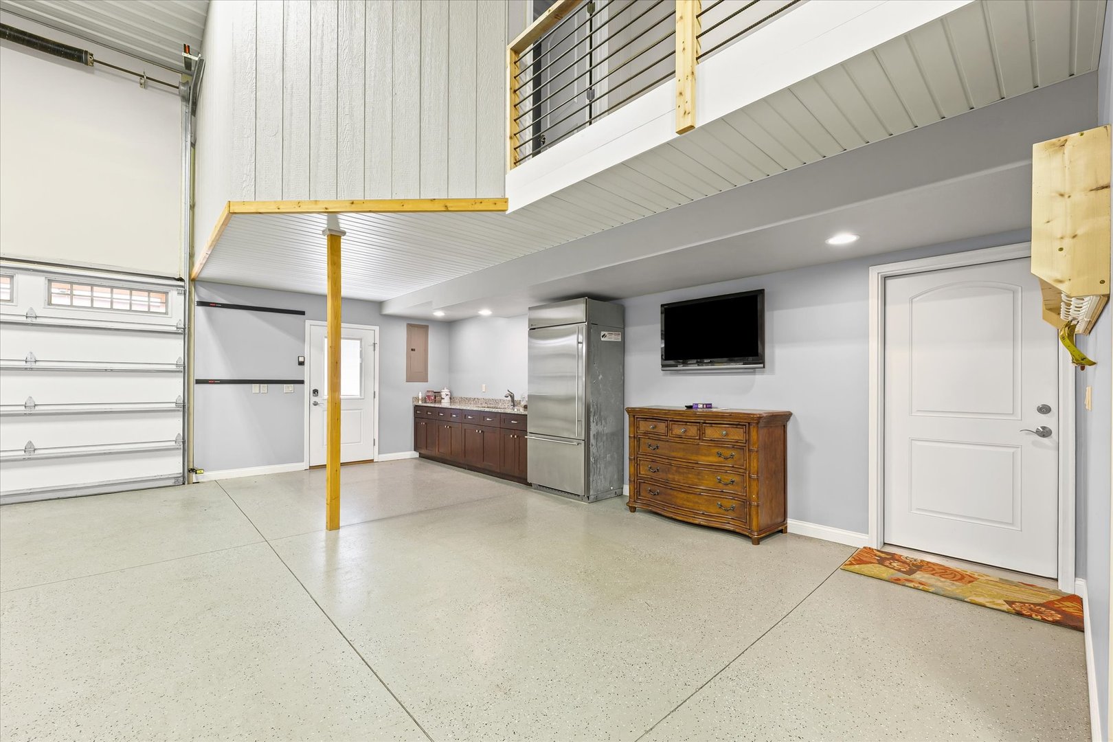 Sidney, Illinois, 61877, United States, 3 Bedrooms Bedrooms, ,2 BathroomsBathrooms,Residential,For Sale,1913394