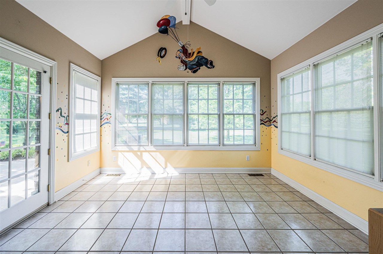 Bowling Green, Kentucky, 42103, United States, 4 Bedrooms Bedrooms, ,4 BathroomsBathrooms,Residential,For Sale,1987500