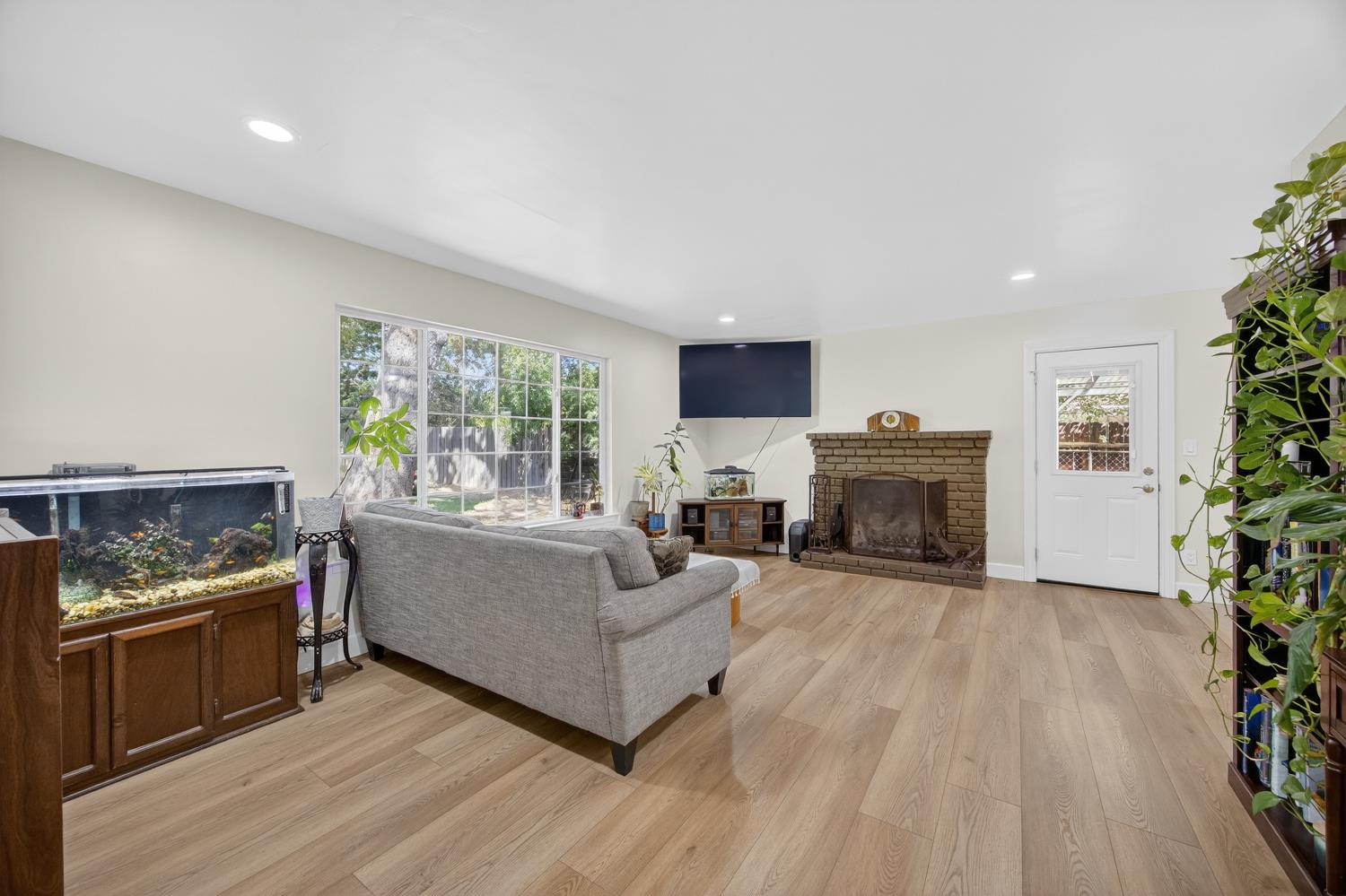 Carmichael, California, 95608, United States, 3 Bedrooms Bedrooms, ,2 BathroomsBathrooms,Residential,For Sale,1938717