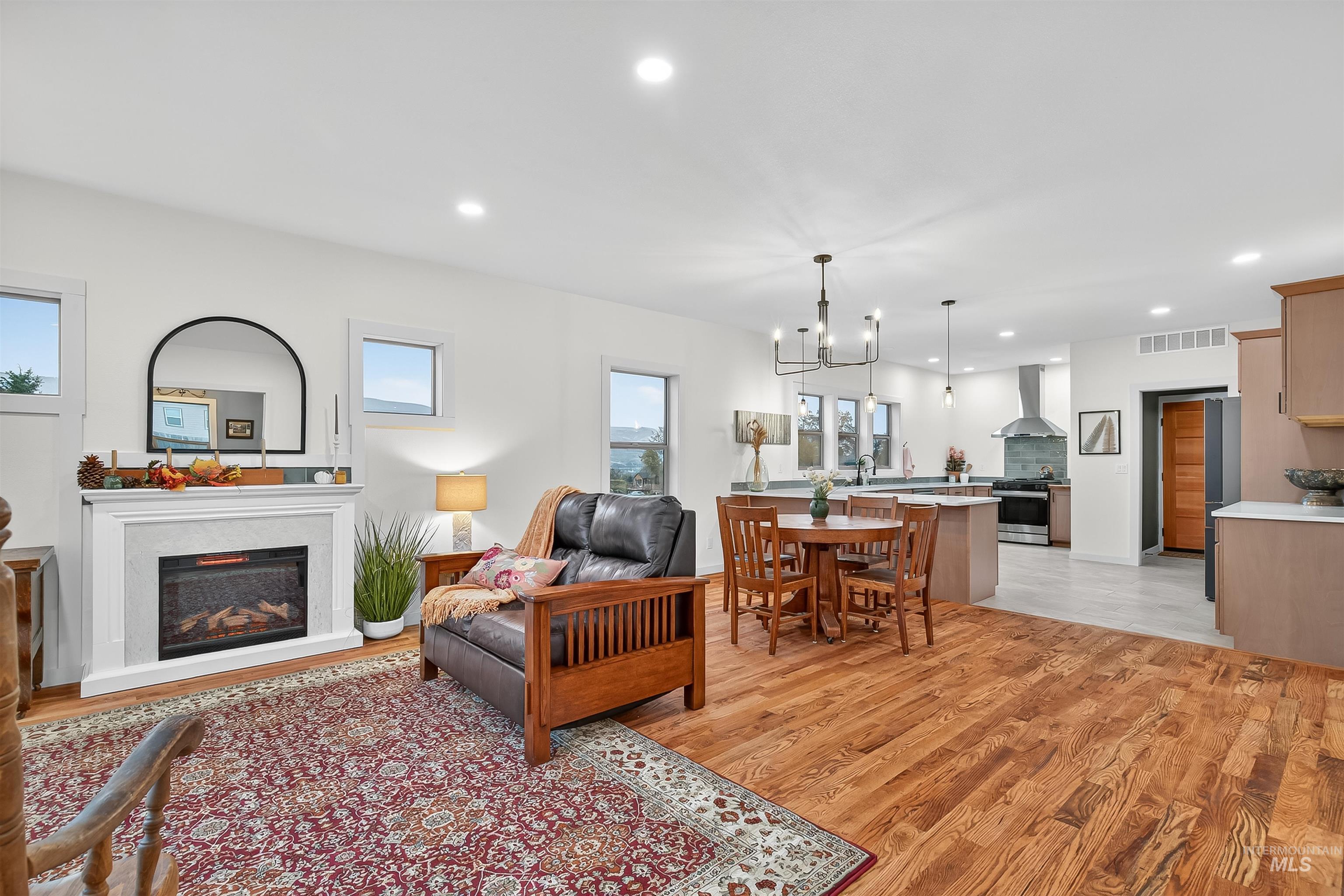 Lewiston, Idaho, 83501, United States, 5 Bedrooms Bedrooms, ,Residential,For Sale,1987812