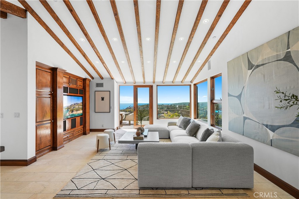 Laguna Beach, California, 92651, United States, 5 Bedrooms Bedrooms, ,6 BathroomsBathrooms,Residential,For Sale,1908512