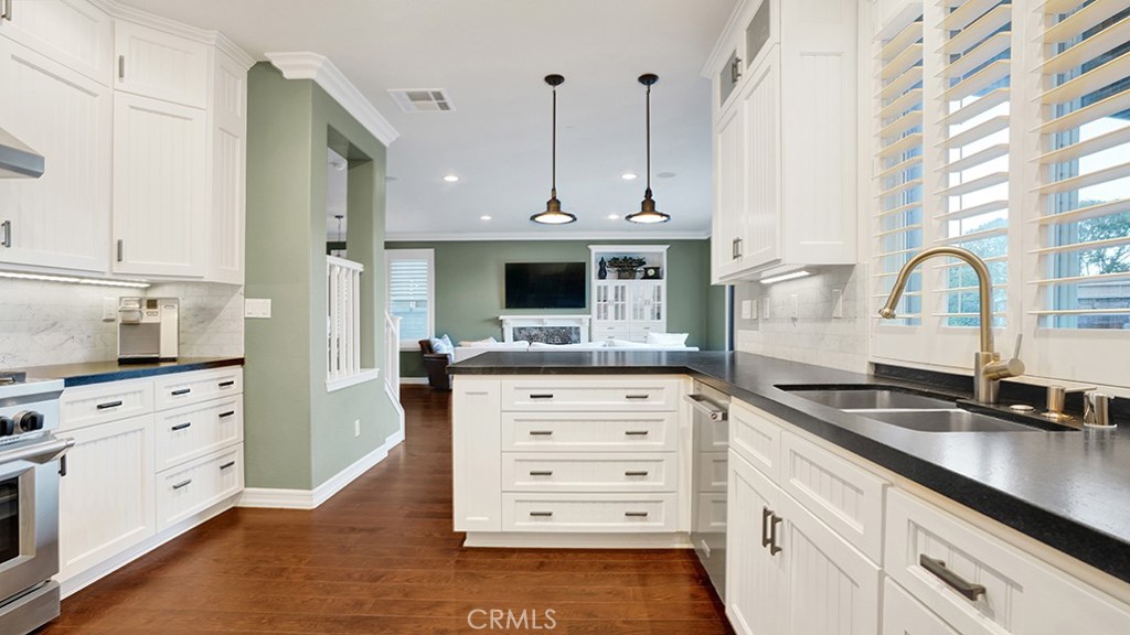 San Clemente, California, 92673, United States, 4 Bedrooms Bedrooms, ,3 BathroomsBathrooms,Residential,For Sale,1941034