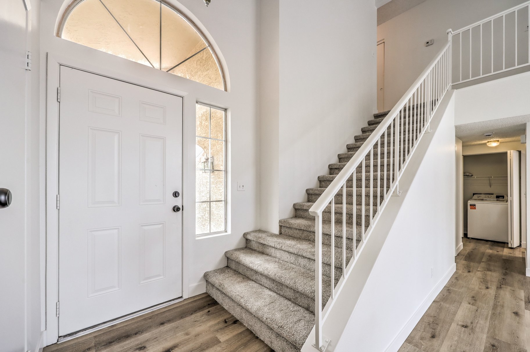 Fresh, Spacious & Move-In Ready — Green Valley Home on an Oversized Lot - 物件實景