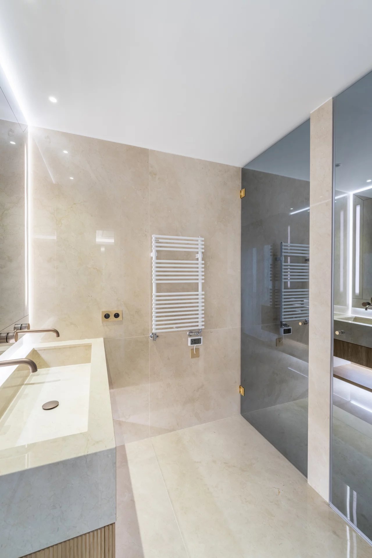 Monaco, 98000, MC, 2 Bedrooms Bedrooms, ,2 BathroomsBathrooms,Residential,For Sale,1472773