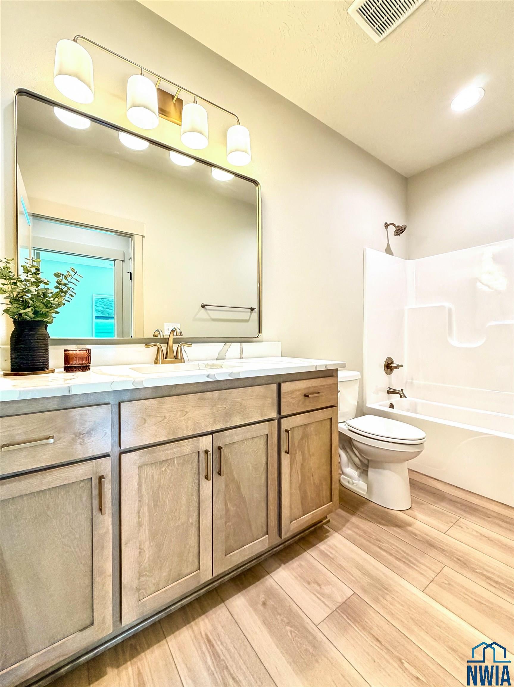 Sergeant Bluff, Iowa, 51054, United States, 3 Bedrooms Bedrooms, ,2 BathroomsBathrooms,Residential,For Sale,1974181