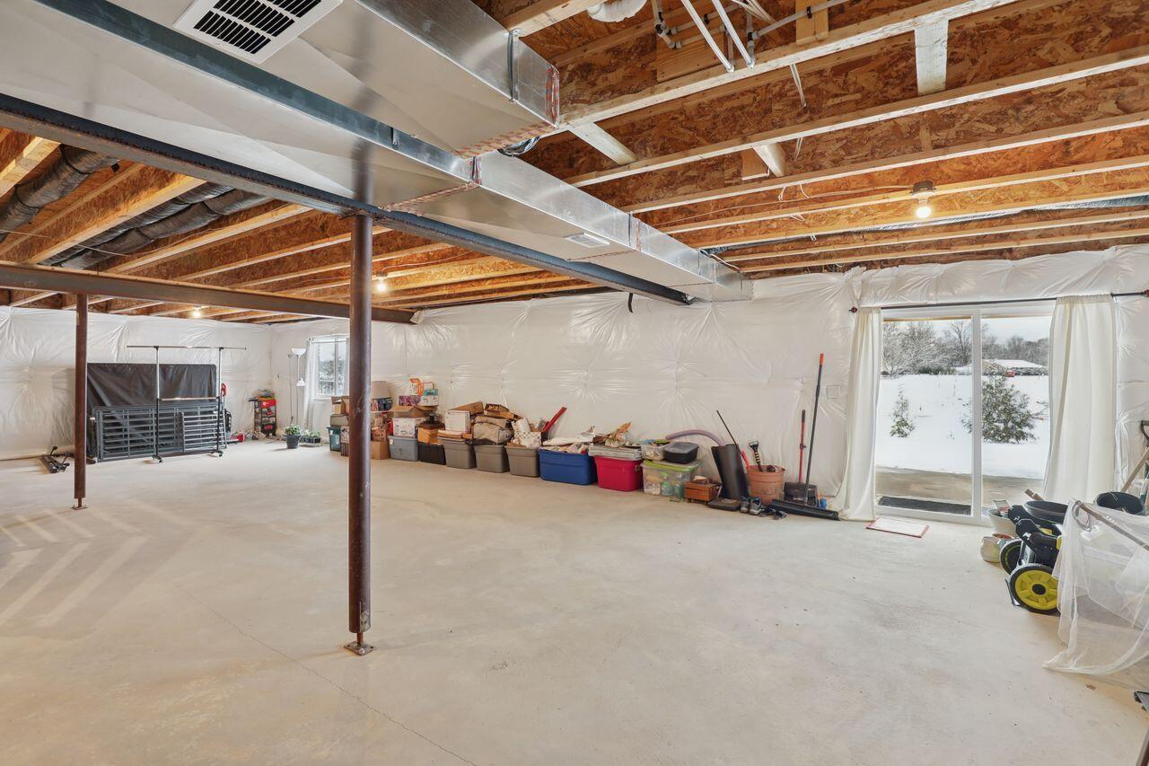 Covington, Kentucky, 41017, United States, 3 Bedrooms Bedrooms, ,3 BathroomsBathrooms,Residential,For Sale,2002248