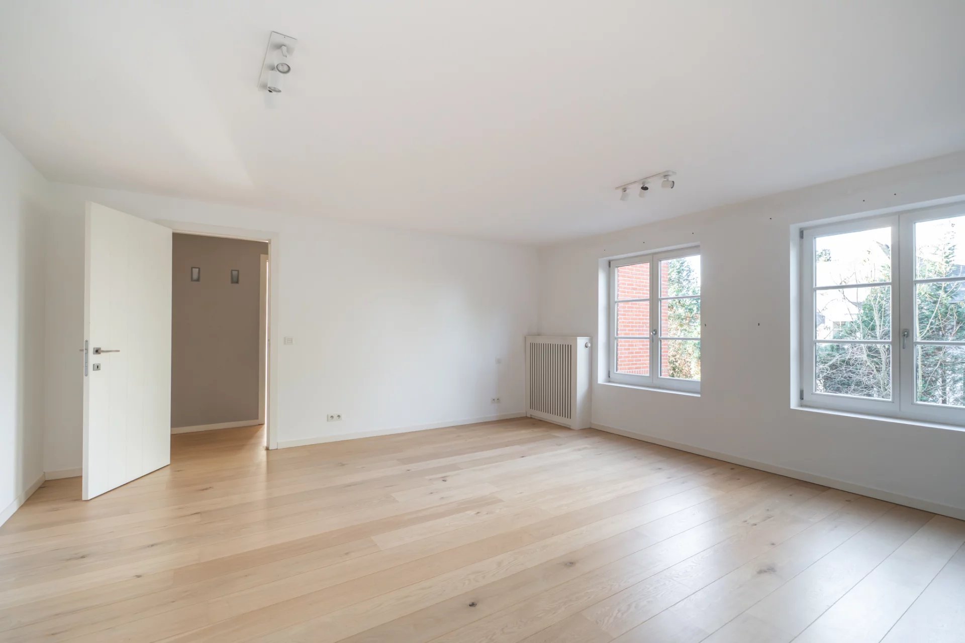 Rhode-Saint-Genese, Flanders, 1640, BE, 6 Bedrooms Bedrooms, ,11 BathroomsBathrooms,Residential,For Sale,2003186