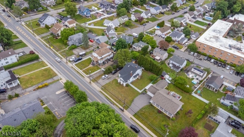 Wanaque Boro, New Jersey, 07420, United States, 4 Bedrooms Bedrooms, ,2 BathroomsBathrooms,Residential,For Sale,2049267