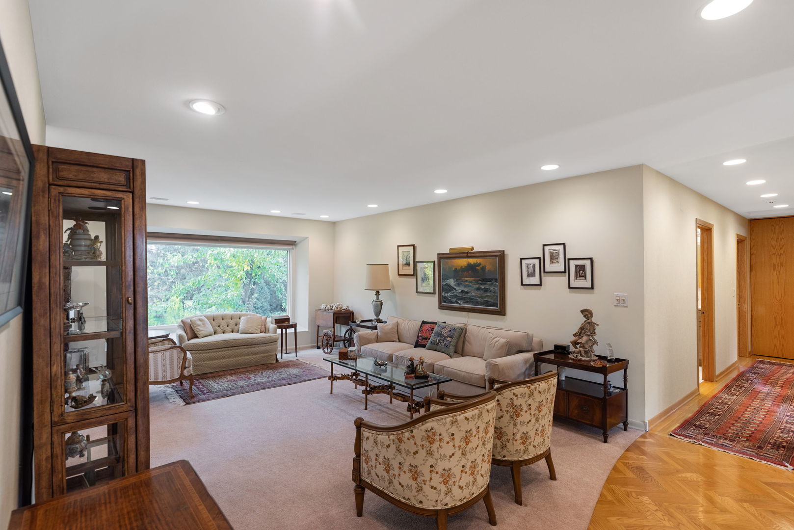 Highland Park, Illinois, 60035, United States, 4 Bedrooms Bedrooms, ,3 BathroomsBathrooms,Residential,For Sale,1989045