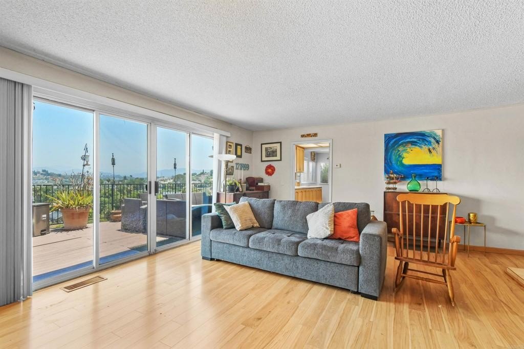 Spring Valley, California, 91977, United States, 2 Bedrooms Bedrooms, ,1 BathroomBathrooms,Residential,For Sale,1877112