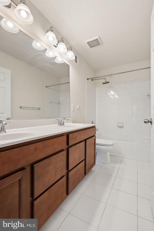 Fredericksburg, Virginia, 22405, United States, 5 Bedrooms Bedrooms, ,3 BathroomsBathrooms,Residential,For Sale,1987075