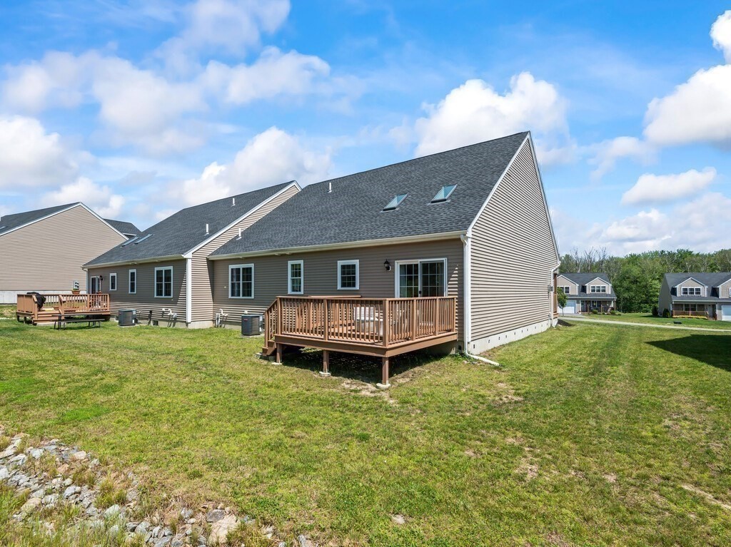 Sutton, Massachusetts, 01590, United States, 2 Bedrooms Bedrooms, ,3 BathroomsBathrooms,Residential,For Sale,1942823