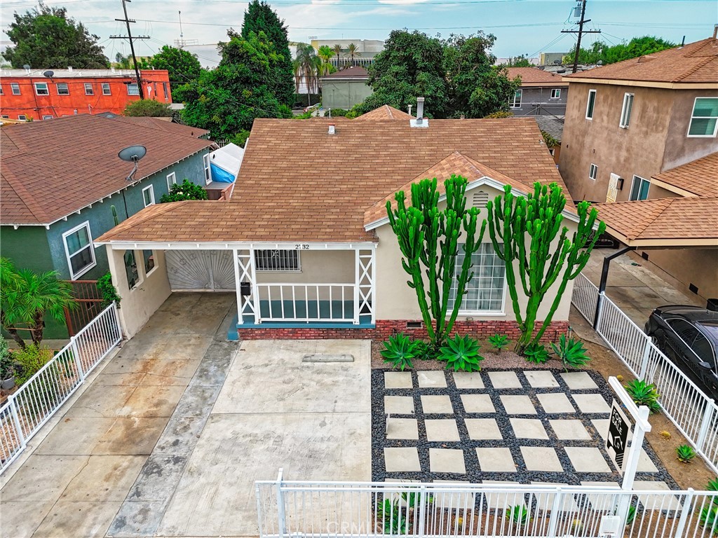 South Gate, California, 90280, United States, 2 Bedrooms Bedrooms, ,1 BathroomBathrooms,Residential,For Sale,1942759