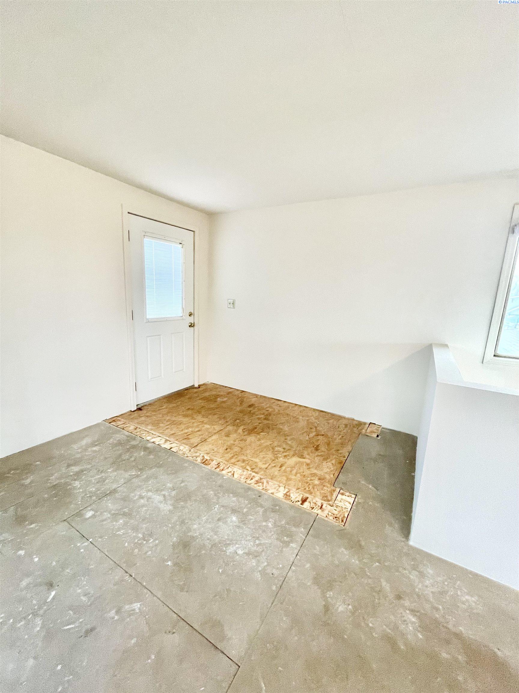 Grandview, Washington, 98930, United States, 5 Bedrooms Bedrooms, ,1 BathroomBathrooms,Residential,For Sale,1828538